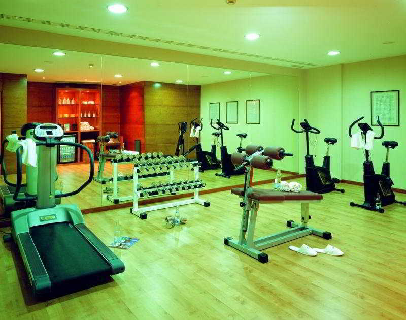 Ac Hotel Palencia By Marriott Bagian luar foto